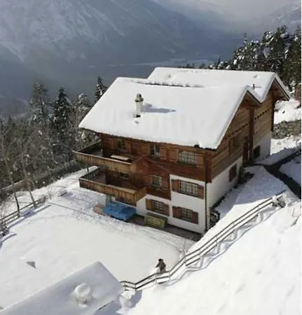 Adora Apartment *